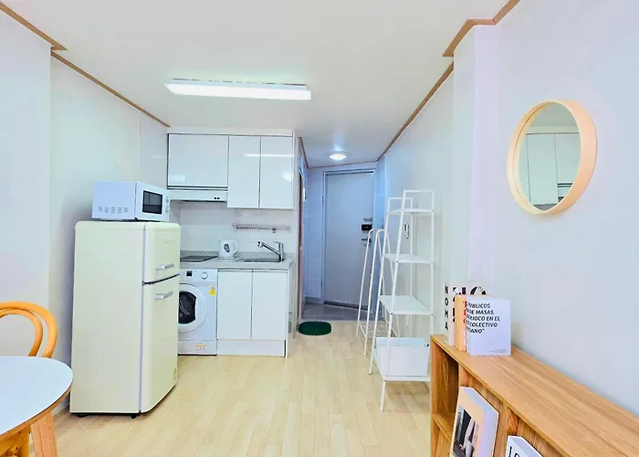 Hyehwa 102 아파트 *